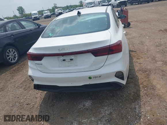 2023 Kia Forte LXS z VIN 3KPF24AD6PE611746, wystawiony jako IAAI lot #42427246 z przebiegiem 56 552 mil mil oraz . Historia ofert i sprzedaży dostępna na DreamBid. Obrazek 16.