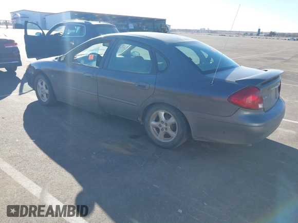 2002 Ford Taurus SES Standard with VIN 1FAFP55S32G118041, listed as a IAAI auction lot 41366321 with 193,533 mi miles. Bid and sale history available at carsss.com. Image 3.