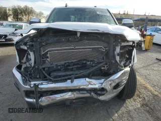 2020 Ram 3500 Laramie z VIN 3C63R3MLXLG293695, wystawiony jako Copart lot #45008095 z przebiegiem 102 028 mil mil oraz Szkoda całkowita • Salvage title. Historia ofert i sprzedaży dostępna na DreamBid. Obrazek 5.