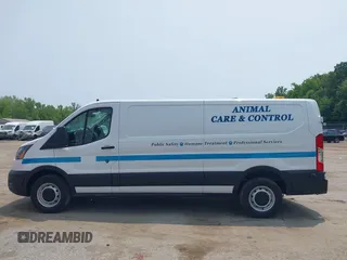 2024 Ford Transit Cargo z VIN 1FTBW1Y85RKA00455, wystawiony jako IAAI lot #42436443 z przebiegiem 8 015 mil mil oraz . Historia ofert i sprzedaży dostępna na DreamBid. Obrazek 14.