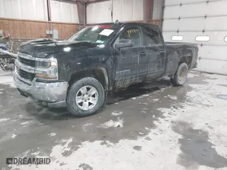 2018 Chevrolet Silverado 1500 LT with VIN 1GCVKREC1JZ311828, listed as a IAAI auction lot 41515677 with 177,667 mi miles. Bid and sale history available at carsss.com. Image 17.