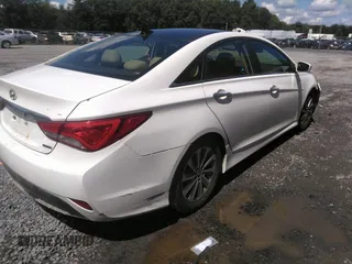 2014 Hyundai Sonata SE with VIN 5NPEC4AC3EH896740, listed as a IAAI auction lot 40032340 with 131,394 mi miles and . Bid and sale history available at DreamBid. Image 4.
