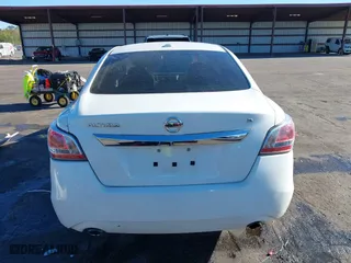 2015 Nissan Altima 2.5 with VIN 1N4AL3AP5FN879361, listed as a IAAI auction lot 41840092 with 205,415 mi miles. Bid and sale history available at carsss.com. Image 17.