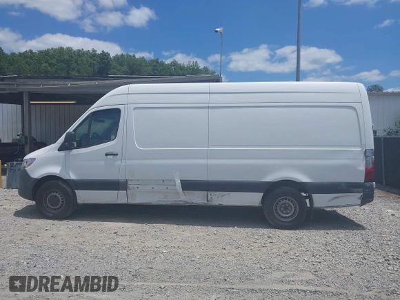 2021 Mercedes-Benz Sprinter Cargo with VIN W1Y4ECHY0MT073349, listed as a IAAI auction lot 39699453 with 136,101 mi miles and . Bid and sale history available at carsss.com. Image 15.
