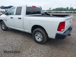 2016 Ram 1500 Express z VIN 1C6RR7FT5GS125377, wystawiony jako IAAI lot #42434120 z przebiegiem 307 641 mil mil oraz . Historia ofert i sprzedaży dostępna na DreamBid. Obrazek 3.
