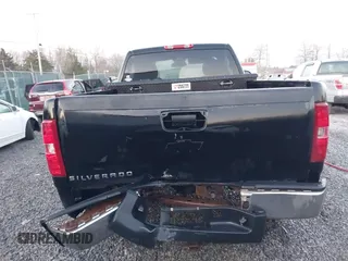 2008 Chevrolet Silverado 1500 Work Truck with VIN 1GCEK14C28Z329235, listed as a IAAI auction lot 41733369 with 185,732 mi miles. Bid and sale history available at carsss.com. Image 16.