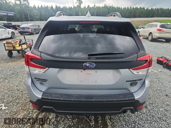2022 Subaru Forester Wilderness z VIN JF2SKAMC9NH458949, wystawiony jako Copart lot #60811685 z przebiegiem 27 969 mil mil oraz Szkoda całkowita • Salvage title. Historia ofert i sprzedaży dostępna na DreamBid. Obrazek 6.