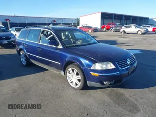 2005 Volkswagen Passat z VIN WVWDD63B25E099355, wystawiony jako IAAI lot #41858574 z przebiegiem 204 592 mil mil oraz . Historia ofert i sprzedaży dostępna na DreamBid. Obrazek 1.
