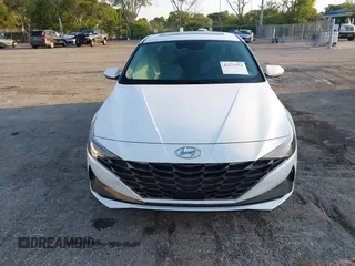 2023 Hyundai Elantra Limited z VIN KMHLN4AJ2PU074306, wystawiony jako IAAI lot #42277954 z przebiegiem 21 487 mil mil oraz . Historia ofert i sprzedaży dostępna na DreamBid. Obrazek 12.