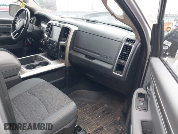 2017 Ram 1500 Big Horn z VIN 1C6RR7LM0HS881309, wystawiony jako IAAI lot #41172880 z przebiegiem 114 891 mil mil oraz . Historia ofert i sprzedaży dostępna na DreamBid. Obrazek 5.