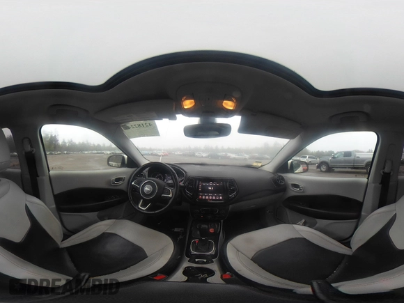 2020 Jeep Compass Limited z VIN 3C4NJDCB0LT233570, wystawiony jako IAAI lot #42182241 z przebiegiem 59 858 mil mil oraz . Historia ofert i sprzedaży dostępna na DreamBid. Obrazek 18.