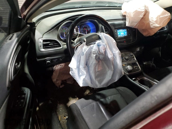 2015 Chrysler 200 Limited with VIN 1C3CCCAB6FN743767, listed as a Copart auction lot 85590674 with 157,011 mi miles and Salvage Title. Bid and sale history available at DreamBid. Image 8.