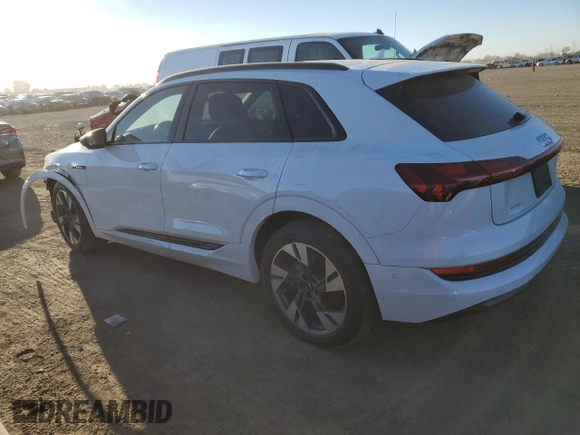 2022 Audi e-tron Premium with VIN WA1AABGE3NB007271, listed as a Copart auction lot 76786454 with 31,633 mi miles and Salvage Title. Bid and sale history available at DreamBid. Image 2.