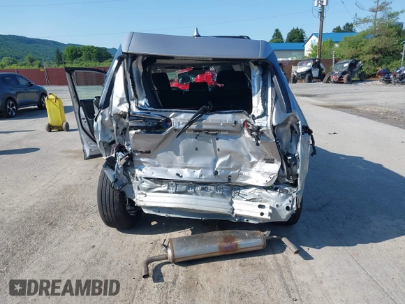 2024 Toyota RAV4 XLE Premium z VIN 2T3A1RFV2RC461798, wystawiony jako IAAI lot #42556671 z przebiegiem 14 319 mil mil oraz . Historia ofert i sprzedaży dostępna na DreamBid. Obrazek 17.