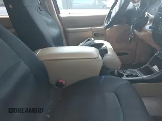 2000 Ford Explorer XLT с VIN 1FMZU63E1YZA28642, выставлен на аукционе IAAI как лот 42662798 с пробегом 306 329 миль миль и . История ставок и продаж доступна на DreamBid. Изображение 5.