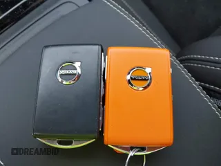 2022 Volvo C40 Ultimate с VIN YV4ED3GBXN2008666, выставлен на аукционе IAAI как лот 42158415 с пробегом 22 874 миль миль и . История ставок и продаж доступна на DreamBid. Изображение 11.