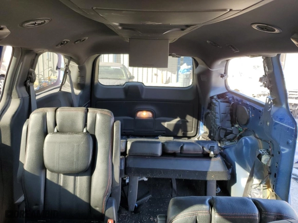 2018 Dodge Grand Caravan GT with VIN 2C4RDGEG5JR349897, listed as a Copart auction lot 49212745 with 101,257 mi miles and Salvage Title. Bid and sale history available at carsss.com. Image 10.