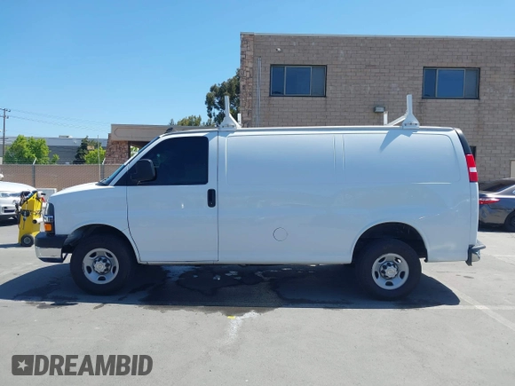 2020 Chevrolet Express Cargo z VIN 1GCWGAFP3L1273819, wystawiony jako IAAI lot #42299806 z przebiegiem 88 391 mil mil oraz . Historia ofert i sprzedaży dostępna na DreamBid. Obrazek 14.