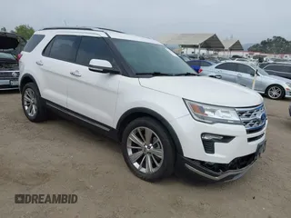 2019 Ford Explorer Limited z VIN 1FM5K7F81KGB48640, wystawiony jako IAAI lot #42359695 z przebiegiem 119 571 mil mil oraz . Historia ofert i sprzedaży dostępna na DreamBid. Obrazek 1.