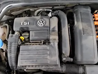 2016 Volkswagen Jetta Hybrid SEL Premium with VIN 3VW637AJ9GM267529, listed as a Copart auction lot 89025785 with 101,804 mi miles and Clean title. Bid and sale history available at DreamBid. Image 13.