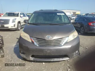 2012 Toyota Sienna XLE AAS z VIN 5TDYK3DC2CS196804, wystawiony jako Copart lot #65655755 z przebiegiem 298 629 mil mil oraz Czysty tytuł • Clean title. Historia ofert i sprzedaży dostępna na DreamBid. Obrazek 5.