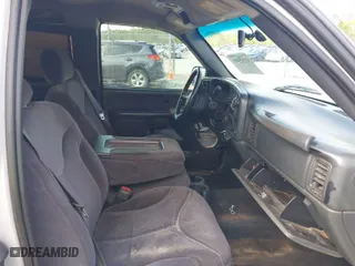 2002 GMC Sierra 1500 SLE with VIN 2GTEC19V421138682, listed as a IAAI auction lot 41945481 with 520,499 mi miles. Bid and sale history available at carsss.com. Image 5.