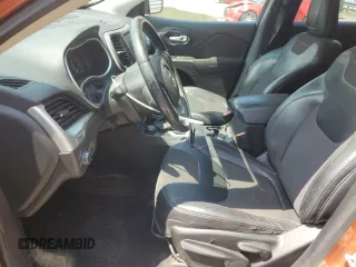 2014 Jeep Cherokee Trailhawk z VIN 1C4PJMBS4EW236608, wystawiony jako Copart lot #63672685 z przebiegiem 132 341 mil mil oraz Szkoda całkowita • Salvage title. Historia ofert i sprzedaży dostępna na DreamBid. Obrazek 7.