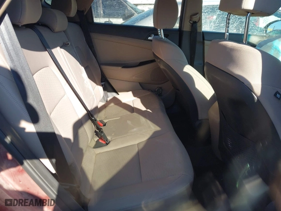 2019 Hyundai Tucson Value with VIN KM8J33A40KU077246, listed as a IAAI auction lot 41344888 with 72,259 mi miles. Bid and sale history available at carsss.com. Image 8.