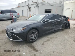 2022 Lexus ES 300h z VIN 58ADA1C16NU026003, wystawiony jako Copart lot #53938505 z przebiegiem 24 484 mil mil oraz Szkoda całkowita • Salvage title. Historia ofert i sprzedaży dostępna na DreamBid. Obrazek 1.