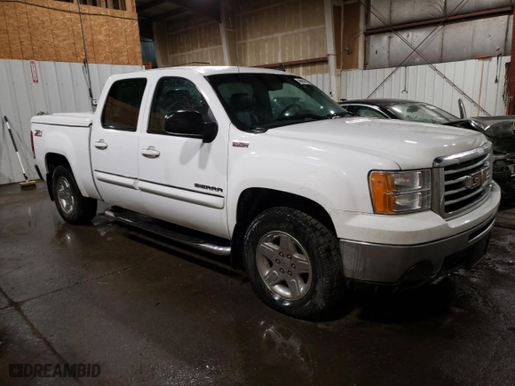2013 GMC Sierra 1500 SLT with VIN 3GTP2WE76DG150052, listed as a Copart auction lot 48682575 with 105,384 mi miles and Clean Title. Bid and sale history available at carsss.com. Image 4.