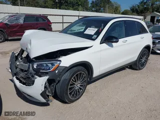 2022 Mercedes-Benz GLC with VIN W1N0G8DB8NV353854, listed as a IAAI auction lot 40655985 with 23,591 mi miles. Bid and sale history available at carsss.com. Image 2.