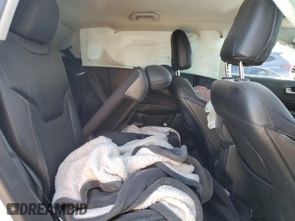 2020 Jeep Compass Latitude z VIN 3C4NJCBB6LT141472, wystawiony jako Copart lot #55794985 z przebiegiem Nie podano mil oraz Szkoda całkowita • Salvage title. Historia ofert i sprzedaży dostępna na DreamBid. Obrazek 10.