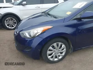 2013 Hyundai Elantra GLS z VIN 5NPDH4AE7DH161174, wystawiony jako IAAI lot #41785607 z przebiegiem 166 483 mil mil oraz . Historia ofert i sprzedaży dostępna na DreamBid. Obrazek 6.