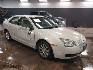 2008 Mercury Milan with VIN 3MEHM07Z08R655703, listed as a IAAI auction lot 41617327 with 60,778 mi miles. Bid and sale history available at carsss.com. Image 1.