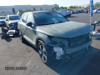 2021 Volvo XC40 with VIN YV4ED3UR3M2547274, listed as a IAAI auction lot 42328137 with 28,585 mi miles and . Bid and sale history available at DreamBid. Image 1.