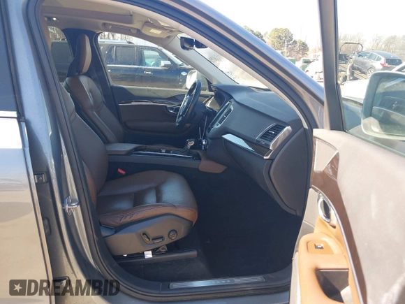2019 Volvo XC90 Momentum with VIN YV4A22PK5K1436905, listed as a IAAI auction lot 41709594 with 78,424 mi miles. Bid and sale history available at carsss.com. Image 5.