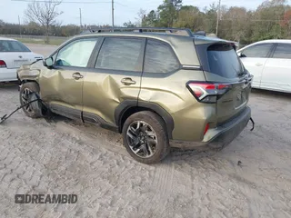 2025 Subaru Forester Limited z VIN JF2SLDRC1SH484884, wystawiony jako IAAI lot #41590511 z przebiegiem 4 933 mil mil oraz . Historia ofert i sprzedaży dostępna na DreamBid. Obrazek 3.