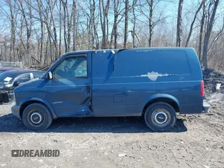 1998 Chevrolet Astro Cargo Van with VIN 1GCDM19W1WB194599, listed as a IAAI auction lot 41771541 with 178,607 mi miles. Bid and sale history available at carsss.com. Image 14.