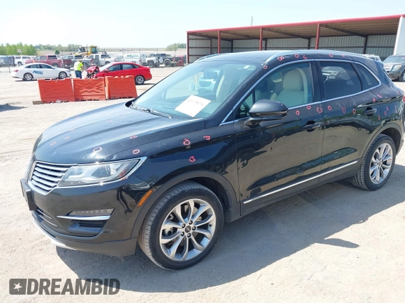 2015 Lincoln MKC z VIN 5LMTJ2AH1FUJ07790, wystawiony jako IAAI lot #42179874 z przebiegiem 47 945 mil mil oraz . Historia ofert i sprzedaży dostępna na DreamBid. Obrazek 2.