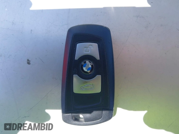 2013 BMW 3 Series 328i z VIN WBA3A5C5XDF356745, wystawiony jako IAAI lot #42092986 z przebiegiem 120 128 mil mil oraz . Historia ofert i sprzedaży dostępna na DreamBid. Obrazek 11.