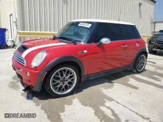 2004 MINI Cooper Hardtop S with VIN WMWRE334X4TD90182, listed as a Copart auction lot 68384144 with 148,783 mi miles and Salvage Title. Bid and sale history available at carsss.com. Image 1.