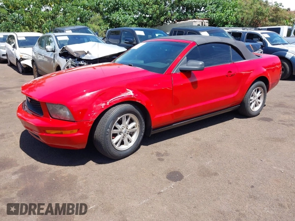 2007 Ford Mustang Deluxe z VIN 1ZVFT84N475282577, wystawiony jako IAAI lot #42239652 z przebiegiem 141 048 mil mil oraz . Historia ofert i sprzedaży dostępna na DreamBid. Obrazek 2.