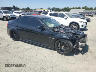 2015 BMW M3 z VIN WBS3C9C50FJ276092, wystawiony jako Copart lot #60759755 z przebiegiem Nie podano mil oraz Czysty tytuł • Clean title. Historia ofert i sprzedaży dostępna na DreamBid. Obrazek 4.