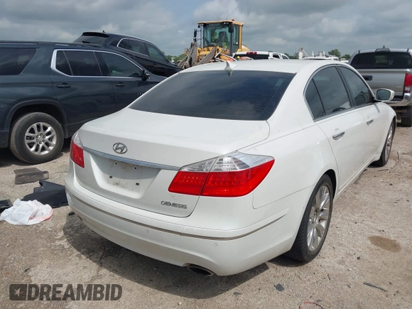 2009 Hyundai Genesis with VIN KMHGC46E39U034001, listed as a IAAI auction lot 42111636 with 116,358 mi miles and . Bid and sale history available at DreamBid. Image 4.