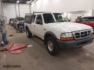 1999 Ford Ranger XLT with VIN 1FTZR15X0XPA27211, listed as a IAAI auction lot 41688344 with 207,370 mi miles. Bid and sale history available at carsss.com. Image 1.