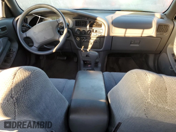 1994 Toyota Camry LE z VIN 4T1GK12E6RU003154, wystawiony jako Copart lot #41506975 z przebiegiem 142 037 mil mil oraz Szkoda całkowita • Salvage title. Historia ofert i sprzedaży dostępna na DreamBid. Obrazek 8.