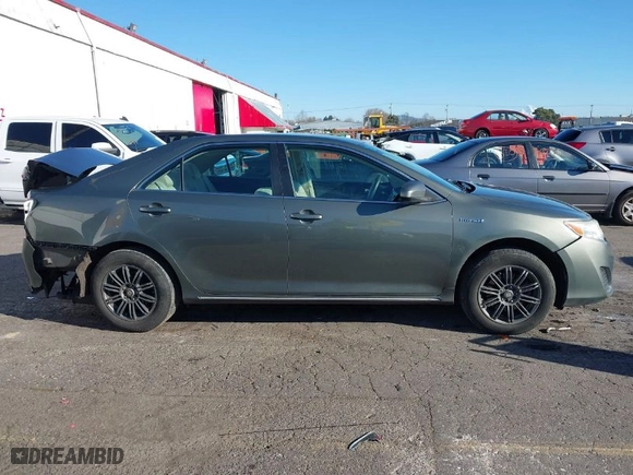 2013 Toyota Camry Hybrid LE with VIN 4T1BD1FK2DU094842, listed as a IAAI auction lot 41436192 with 136,647 mi miles. Bid and sale history available at carsss.com. Image 13.
