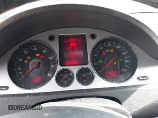 2008 Volkswagen Passat Komfort z VIN WVWAK73C78P083555, wystawiony jako IAAI lot #42354001 z przebiegiem 151 048 mil mil oraz . Historia ofert i sprzedaży dostępna na DreamBid. Obrazek 7.