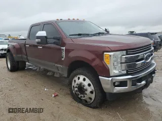 2017 Ford F-350 Lariat z VIN 1FT8W3DT3HEB47256, wystawiony jako Copart lot #44770575 z przebiegiem 140 572 mil mil oraz Szkoda całkowita • Salvage title. Historia ofert i sprzedaży dostępna na DreamBid. Obrazek 4.