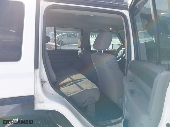 2006 Jeep Commander with VIN 1J8HG48K96C263647, listed as a IAAI auction lot 41332683 with 156,583 mi miles. Bid and sale history available at carsss.com. Image 8.